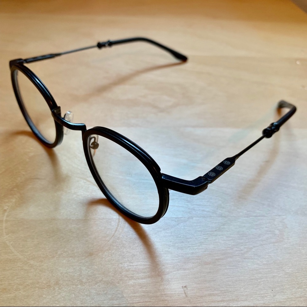 Black frame glasses